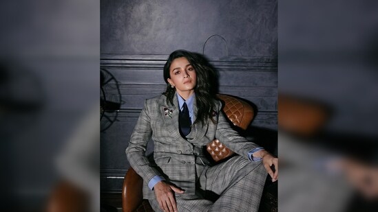 Alia Bhatt's stylists added soft waves to her hair and her look was completed with subtle makeup.(Instagram/@aliaabhatt)