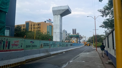 Apart from this, the breadth of the barricades at NICMAR and the Cosmos Bank junction on Ganeshkhind Road has been lowered by a few metres. (KALPESH NUKTE/ HT PHOTO)