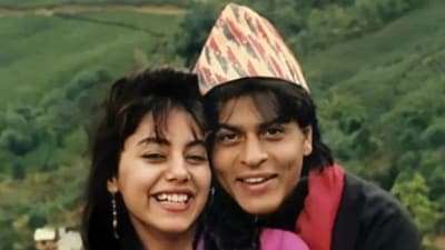 Gauri Khan and Shah Rukh Khan went to the Raju Ban Gaya Gentleman set in Darjeeling after their wedding. Gauri Khan and Shah Rukh Khan went to the Raju Ban Gaya Gentleman set in Darjeeling after their wedding.