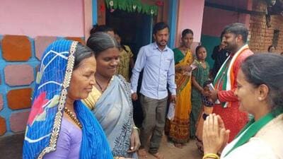 Vinay Kulkarni’s wife Shivaleela campaigning on his behalf in the constituency. Vinay Kulkarni’s wife Shivaleela campaigning on his behalf in the constituency.