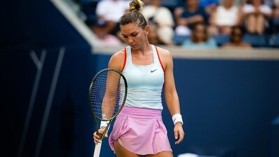 A dejected Simona Halep looks on (Getty) A dejected Simona Halep looks on (Getty)