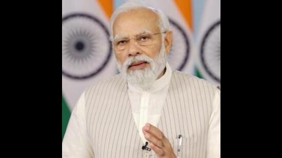 Ahead of Prime Minister Narendra Modi’s 100th broadcast of the flagship ‘Mann Ki Baat’ on April 30, the Haryana unit of the Bharatiya Janata Party (BJP) has gone all out to launch a promotional blitzkrieg and is eying participation of at least 9 lakh people at over 9,000 locations across the state. (HT File Photo)