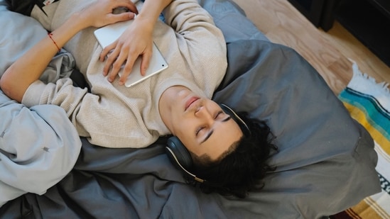 Environmental factors: Sleep disturbances can be exacerbated by environmental factors such as noise, light, and temperature. To manage these factors, create a comfortable sleep environment, such as using blackout curtains, earplugs, and a comfortable mattress and pillow.(Pexels)