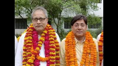 (L-R) LUTA chief RB Singh and Anitya Gaurav (HT PHOTO)