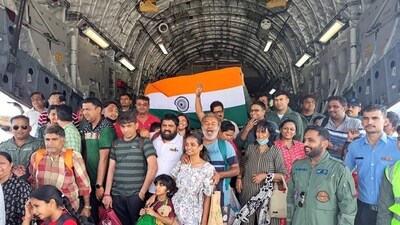 Sudan crisis: Another Operation Kaveri flight with 231 Indians on board evacuated from conflict-ridden Sudan landed, in Mumbai on Thursday. (Twitter/ S Jaishankar) Sudan crisis: Another Operation Kaveri flight with 231 Indians on board evacuated from conflict-ridden Sudan landed, in Mumbai on Thursday. (Twitter/ S Jaishankar)