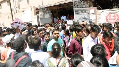 The JEE (Main) is a computerised test conducted in two sessions: the first between January 24 and February 2 and the next between April 6 and April 15. In the first session 20 students scored in the hundredth percentile. The JEE (Main) is a computerised test conducted in two sessions: the first between January 24 and February 2 and the next between April 6 and April 15. In the first session 20 students scored in the hundredth percentile.