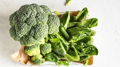 5. Broccoli: Leafy greens such as broccoli and spinach are packed with nutrients needed for healthy blood. (Unsplash) 5. Broccoli: Leafy greens such as broccoli and spinach are packed with nutrients needed for healthy blood. (Unsplash)