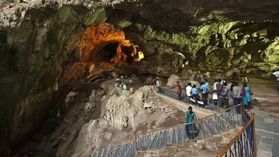 Borra Caves: The Borra Caves are located in the Ananthagiri hills of the Visakhapatnam district. They are famous for their stalactites and stalagmites formations. The caves are a perfect destination for adventure lovers and nature enthusiasts. You can explore the caves, trek in the nearby hills, and enjoy the stunning landscapes. (Pinterest)