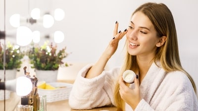 Summer is the season of weddings, but it also brings challenges to maintaining healthy and glowing skin. (Freepik) Summer is the season of weddings, but it also brings challenges to maintaining healthy and glowing skin. (Freepik)