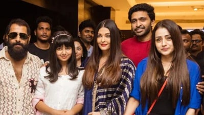 Vikram, Aaradhya Bachchan, Aishwarya Rai and Trisha at a Ponniyin Selvan 2 event. Vikram, Aaradhya Bachchan, Aishwarya Rai and Trisha at a Ponniyin Selvan 2 event.