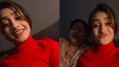 Dhanashree Verma singing Lata Mangeshkar’s Yeh Dil Aur Unki Nigahon Ke Saye with her mother. (Instagram/@dhanashree9) Dhanashree Verma singing Lata Mangeshkar’s Yeh Dil Aur Unki Nigahon Ke Saye with her mother. (Instagram/@dhanashree9)