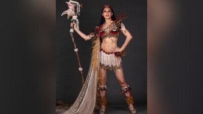Over the weekend, the actress delighted her fans by sharing some breathtaking photos on Instagram. In the post, which she captioned "Filmfare 2023," the actress can be seen looking stunning and glamorous. Her followers showered the post with plenty of love and fire emojis, leaving countless comments and likes. (Instagram/@jacquelinef143 ) Over the weekend, the actress delighted her fans by sharing some breathtaking photos on Instagram. In the post, which she captioned "Filmfare 2023," the actress can be seen looking stunning and glamorous. Her followers showered the post with plenty of love and fire emojis, leaving countless comments and likes. (Instagram/@jacquelinef143 )