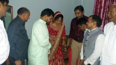 This old photo of Sakshi Malik with Brij Bhushan Singh is going viral as the wrestlers protest against Brij Bhushan Singh. This old photo of Sakshi Malik with Brij Bhushan Singh is going viral as the wrestlers protest against Brij Bhushan Singh.