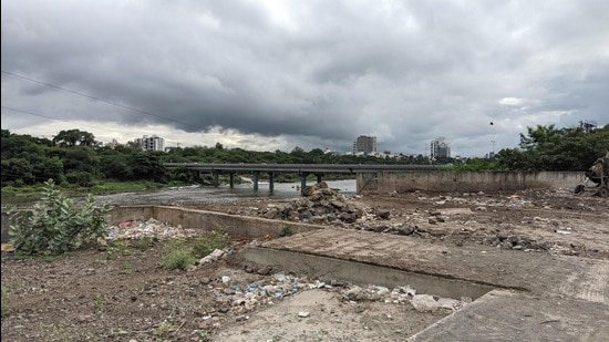 Due to difficulties with land acquisition, Pune Municipal Corporation’s (PMC) ambitious Shivane-Kharadi road project, which was undertaken more than ten years ago, is still incomplete. According (HT FILE PHOTO)