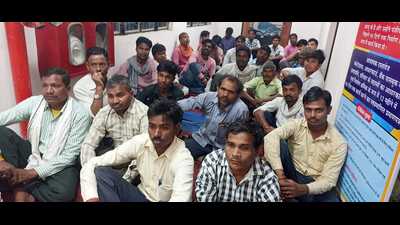 Around 76 daily wage labourers came together for a discussion on the significance of Labour Day, and to debate ways to put forth their needs for better facilities and higher wages in front of the administration. (HT Photo) Around 76 daily wage labourers came together for a discussion on the significance of Labour Day, and to debate ways to put forth their needs for better facilities and higher wages in front of the administration. (HT Photo)