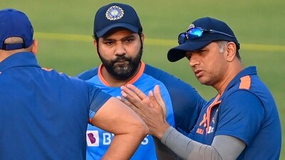 India's coach Rahul Dravid (R) and captain Rohit Sharma (C) (AFP) India's coach Rahul Dravid (R) and captain Rohit Sharma (C) (AFP)