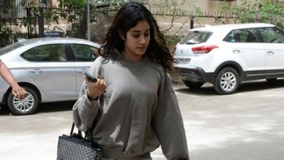 Janhvi Kapoor was spotted on Monday at a gym in Bandra. She was dressed in a grey sweatshirt, denim shorts and slip-ons. Janhvi carried a black handbag with her. Janhvi Kapoor was spotted on Monday at a gym in Bandra. She was dressed in a grey sweatshirt, denim shorts and slip-ons. Janhvi carried a black handbag with her.