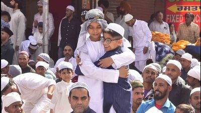 Last week, the Kanpur police had lodged three FIRs in Bajaria, Jajmau and Babupurwa against over 1,700 people for offering prayers on roads and defying the IPC section 144 that was in force. (For representation) Last week, the Kanpur police had lodged three FIRs in Bajaria, Jajmau and Babupurwa against over 1,700 people for offering prayers on roads and defying the IPC section 144 that was in force. (For representation)