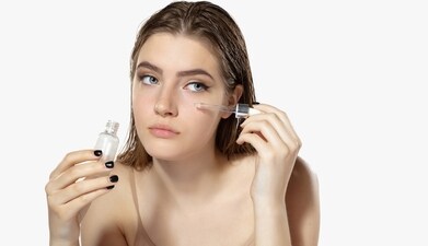 Hyaluronic acid can benefit your skin by improving its texture and tone. (Freepik ) Hyaluronic acid can benefit your skin by improving its texture and tone. (Freepik )