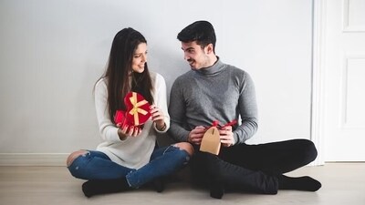 When you start noticing positive things about your partner, it will not only make you accept or overlook their flaws but also feel good about yourself in general. (Freepik) When you start noticing positive things about your partner, it will not only make you accept or overlook their flaws but also feel good about yourself in general. (Freepik)