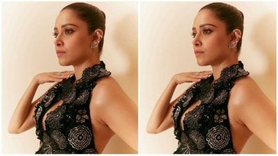 Assisted by celebrity hairstylist Baljit Cheema, Nushrratt Bharuccha wore her luscious tresses styled into a sleek and clean bun that perfectly completed her glamorous look. (Instagram/@nushrrattbharuccha) Assisted by celebrity hairstylist Baljit Cheema, Nushrratt Bharuccha wore her luscious tresses styled into a sleek and clean bun that perfectly completed her glamorous look. (Instagram/@nushrrattbharuccha)