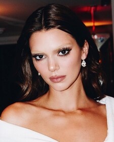 Kendall Jenner's 2019 Met Gala makeup look was a departure from her usual style, and it made a bold statement. (Instagram) Kendall Jenner's 2019 Met Gala makeup look was a departure from her usual style, and it made a bold statement. (Instagram)