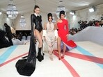 Kendall Jenner, Kim Kardashian and Kylie Jenner in Met Gata 2023. Kendall Jenner, Kim Kardashian and Kylie Jenner in Met Gata 2023.