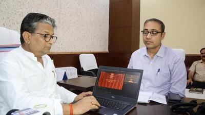 Bihar’s minister for revenue and land reforms, Alok Mehta, launches the mobile app that would collect data on the landless in the state. (Santosh Kumar/HT) Bihar’s minister for revenue and land reforms, Alok Mehta, launches the mobile app that would collect data on the landless in the state. (Santosh Kumar/HT)