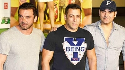Salman Khan with his younger brothers Sohail Khan and Arbaaz Khan. Salman Khan with his younger brothers Sohail Khan and Arbaaz Khan.