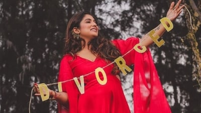 Tamil actor Shalini's divorce photoshoot went viral on social media. Tamil actor Shalini's divorce photoshoot went viral on social media.