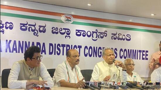 CM Ashok Gehlot addressing media persons in Mangaluru. (HT photo)