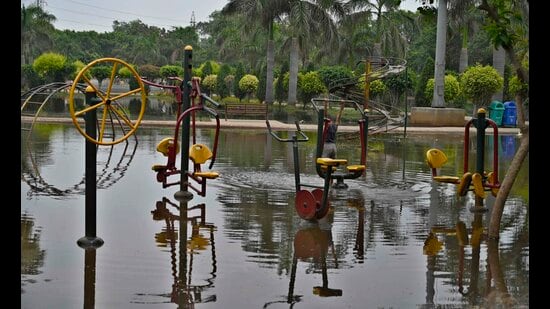 Sewerage water flooded in the Mini-Rose Garden in Giaspura area in Ludhiana on Tuesday. (Gurpreet Singh/HT)