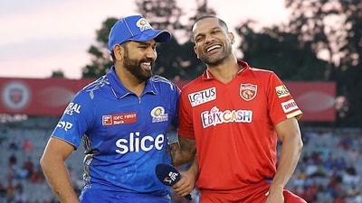 Mumbai Indians' captain Rohit Sharma and Punjab Kings captain Shikhar Dhawan pose for a picture (IPL Twitter)