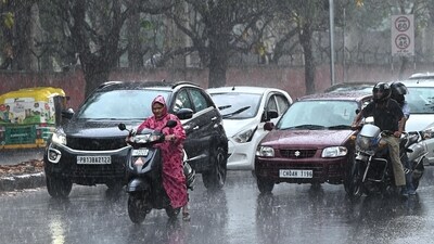 The India Meteorological Department (IMD) had forecast thundershowers and gusty winds earlier in the day in Delhi. The India Meteorological Department (IMD) had forecast thundershowers and gusty winds earlier in the day in Delhi.