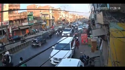 In the new footage, Umesh Pal can be seen returning home in his car. (CCTV Grab) In the new footage, Umesh Pal can be seen returning home in his car. (CCTV Grab)