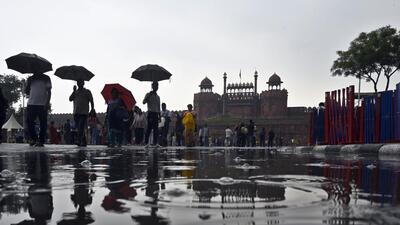 People at Red Fort in New Delhi on Wednesday. (Sanjeev Verma/HT Photo) People at Red Fort in New Delhi on Wednesday. (Sanjeev Verma/HT Photo)