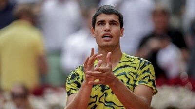 Carlos Alcaraz, of Spain, celebrates his victory over Alexander Zverev, of Germany, at the Madrid Open tennis tournament in Madrid, Spain, Tuesday, May 2, 2023. (AP Photo/Manu Fernandez) (AP) Carlos Alcaraz, of Spain, celebrates his victory over Alexander Zverev, of Germany, at the Madrid Open tennis tournament in Madrid, Spain, Tuesday, May 2, 2023. (AP Photo/Manu Fernandez) (AP)