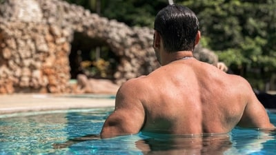 Salman Khan fans can't get enough of his new photo. Salman Khan fans can't get enough of his new photo.