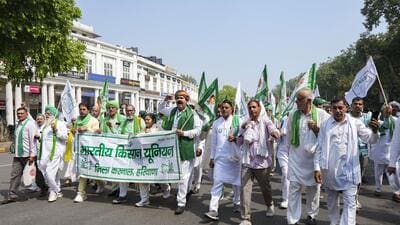 Bharatiya Kisan Union workers taking out a march in support of wrestlers. (PTI) Bharatiya Kisan Union workers taking out a march in support of wrestlers. (PTI)