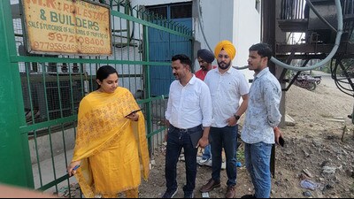 Continuing the drive against erring industrial units dumping effluents in sewer lines, teams of the Ludhiana Municipal Corporation caught a cloth/textile printing unit - Print Vision India - in Focal Point (Phase-6) area involved in the illegal activity on Thursday. (HT Photo)