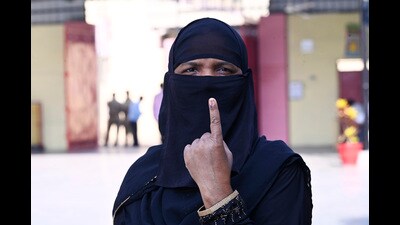 Electors turn up to vote in civic elections on Thursday. (Deepak Gupta) Electors turn up to vote in civic elections on Thursday. (Deepak Gupta)