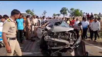 Mangled remains of the car that collided with a private bus on the Vita-Mahabaleshwar state highway. (HT PHOTO) Mangled remains of the car that collided with a private bus on the Vita-Mahabaleshwar state highway. (HT PHOTO)