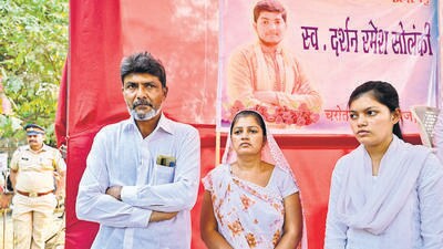 Mumbai, India - March 04, 2023: Ramesh Solanki, father of deceased 18-year-old Dalit student Darshan Solanki, Tarlika (Mother of Darshan) and Janhvi (Sister of Darshan), during the agitation led by ex-MP Bhalchandra Mungekar along with ex-MP Hussain Dalwai, SFI, RPI (Secular) other student organizations, seeking justice for 18-year-old Dalit student who died by suicide on February 12 inside IIT Bombay at Azad Maidan, in Mumbai, India, on Saturday, March 04, 2023. (Photo by Anshuman Poyrekar/Hindustan Times) (Anshuman Poyrekar/HT PHOTO) Mumbai, India - March 04, 2023: Ramesh Solanki, father of deceased 18-year-old Dalit student Darshan Solanki, Tarlika (Mother of Darshan) and Janhvi (Sister of Darshan), during the agitation led by ex-MP Bhalchandra Mungekar along with ex-MP Hussain Dalwai, SFI, RPI (Secular) other student organizations, seeking justice for 18-year-old Dalit student who died by suicide on February 12 inside IIT Bombay at Azad Maidan, in Mumbai, India, on Saturday, March 04, 2023. (Photo by Anshuman Poyrekar/Hindustan Times) (Anshuman Poyrekar/HT PHOTO)