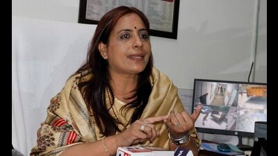 National Commission for Protection of Child Rights (NCPCR) member Preeti Bhardwaj Dalal during her visit to a state-run juvenile home on Thursday found it to be in a pathetic state. (Manish/HT) National Commission for Protection of Child Rights (NCPCR) member Preeti Bhardwaj Dalal during her visit to a state-run juvenile home on Thursday found it to be in a pathetic state. (Manish/HT)