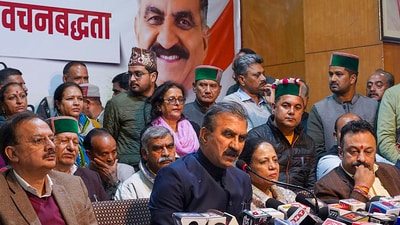 Himachal Pradesh Chief Minister Sukvinder Singh Sukhu with State Congress President Pratibha Singh along with party leaders and elected party candidates in municipal corporation election addresses�a press conference�in Shimla, Thursday. (PTI)