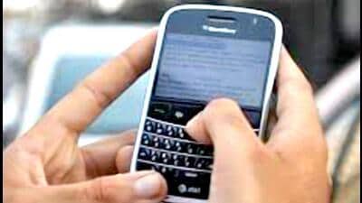 Police seized mobile phones worth  ₹98,500 from the accused. (REPRESENTATIVE PHOTO)