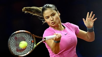 FILE PHOTO: Tennis - WTA 500 - Stuttgart Open - Porsche Arena, Stuttgart, Germany - April 18, 2023 Britain's Emma Raducanu in action during her round of 32 match against Latvia's Jelena Ostapenko REUTERS/Angelika Warmuth/File Photo     TPX IMAGES OF THE DAY (REUTERS)
