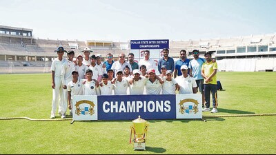 The Patiala team that won the U-16 inter-district cricket tournament. (HT Photo)