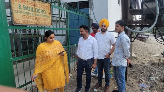 Continuing the drive against erring industrial units dumping effluents in sewer lines, teams of the Ludhiana Municipal Corporation caught a cloth/textile printing unit - Print Vision India - in Focal Point (Phase-6) area involved in the illegal activity on Thursday. (HT Photo)