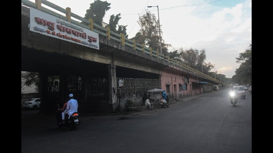PMC plans to raze Sadhu Vaswani bridge (HT FILE PHOTO)
